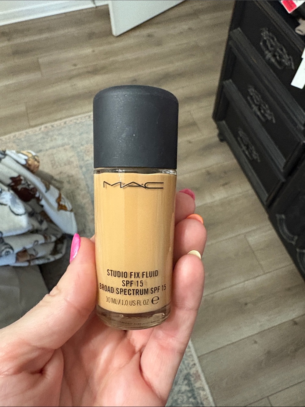 MAC Cosmetics Studio Fix Fluid Foundation - nc30
